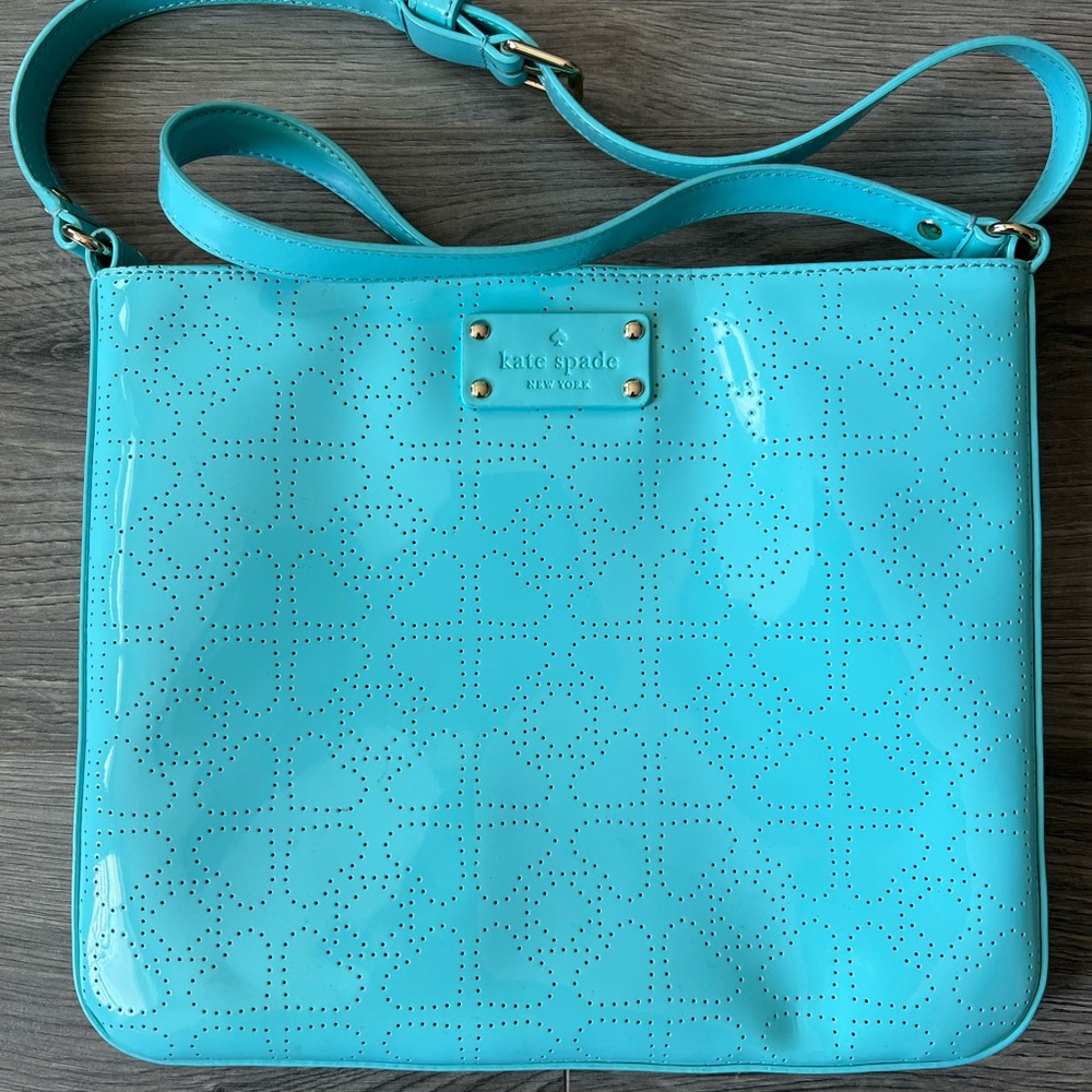 🛼Kate Spade perforated crossbody
